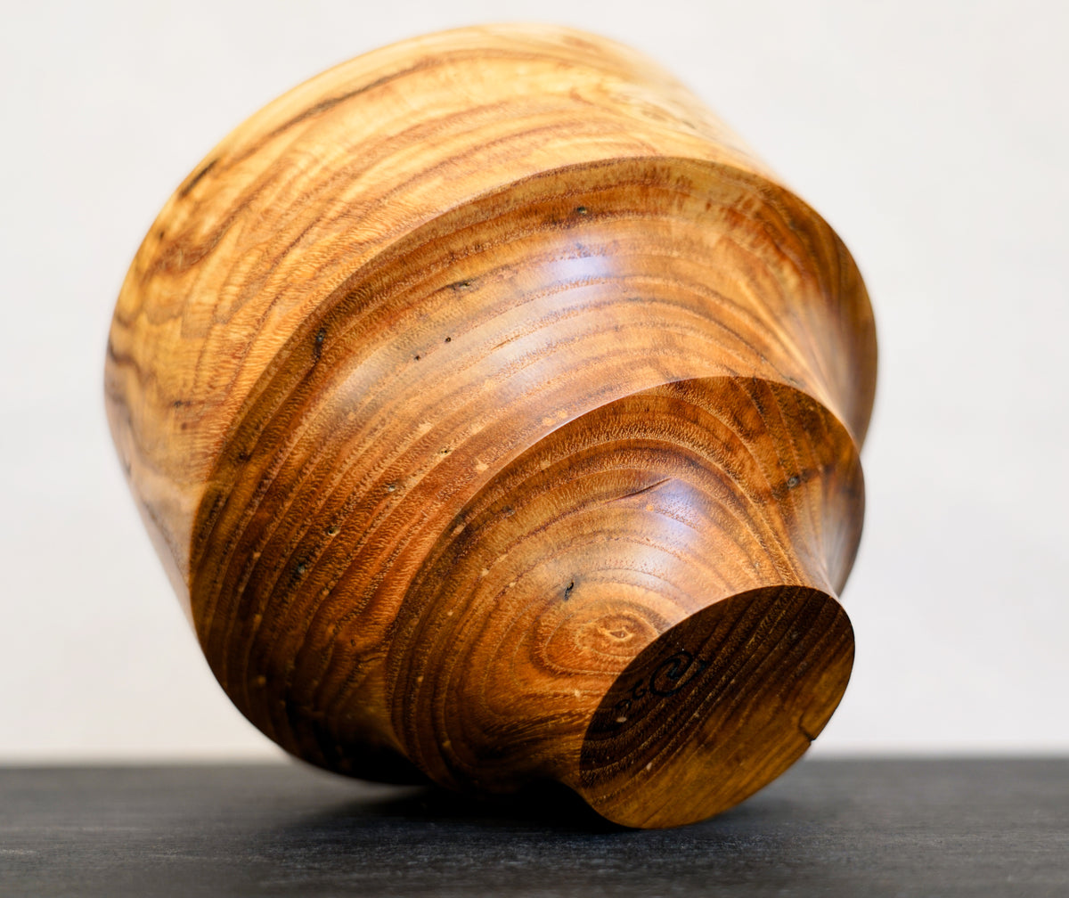 Vase en châtaignier - Vague en nacre