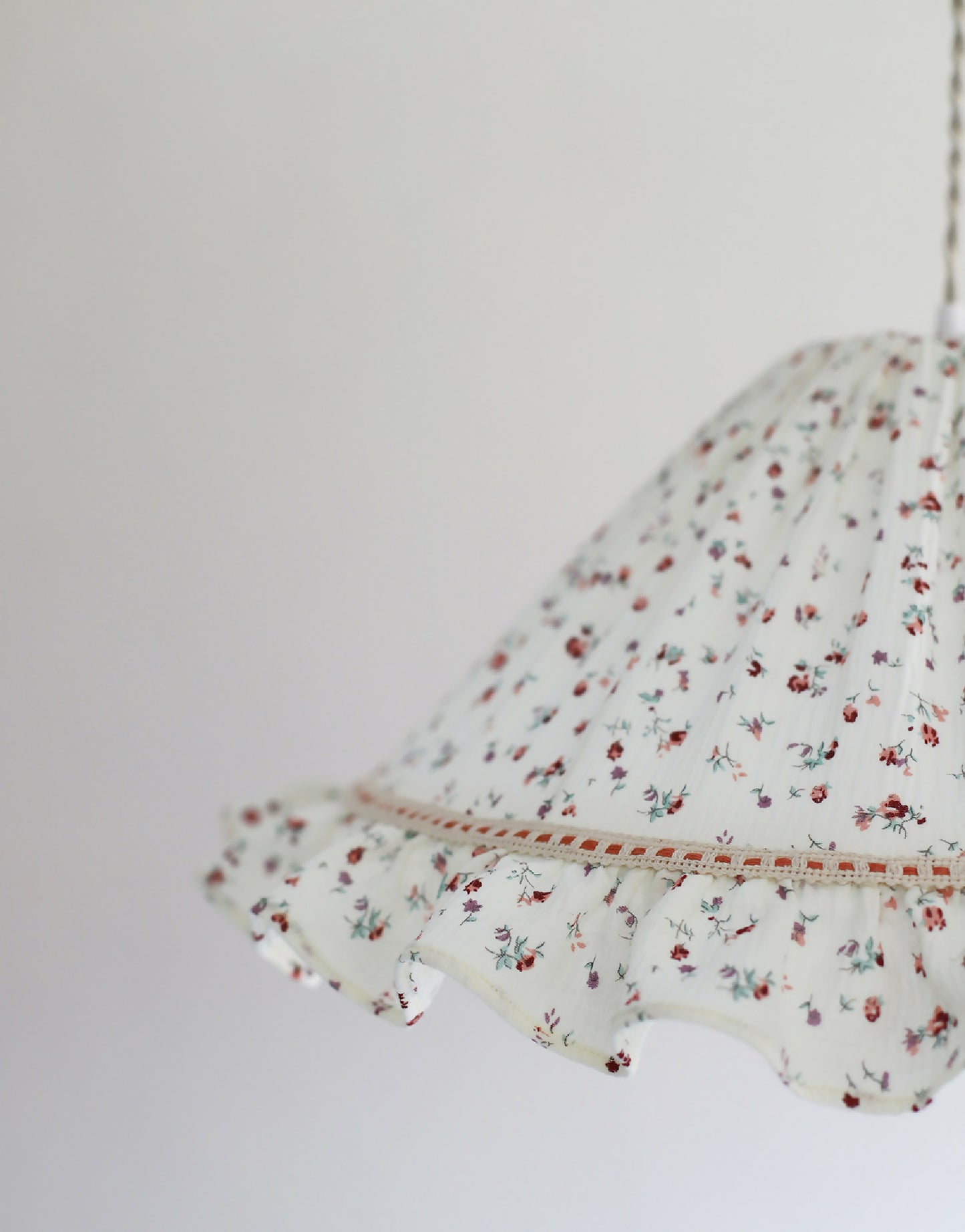 Suspension conique avec volant Emilia "tiny flowers"