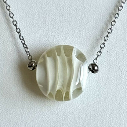 Collier - Chrysalide Ivoire - Perle en verre de Murano