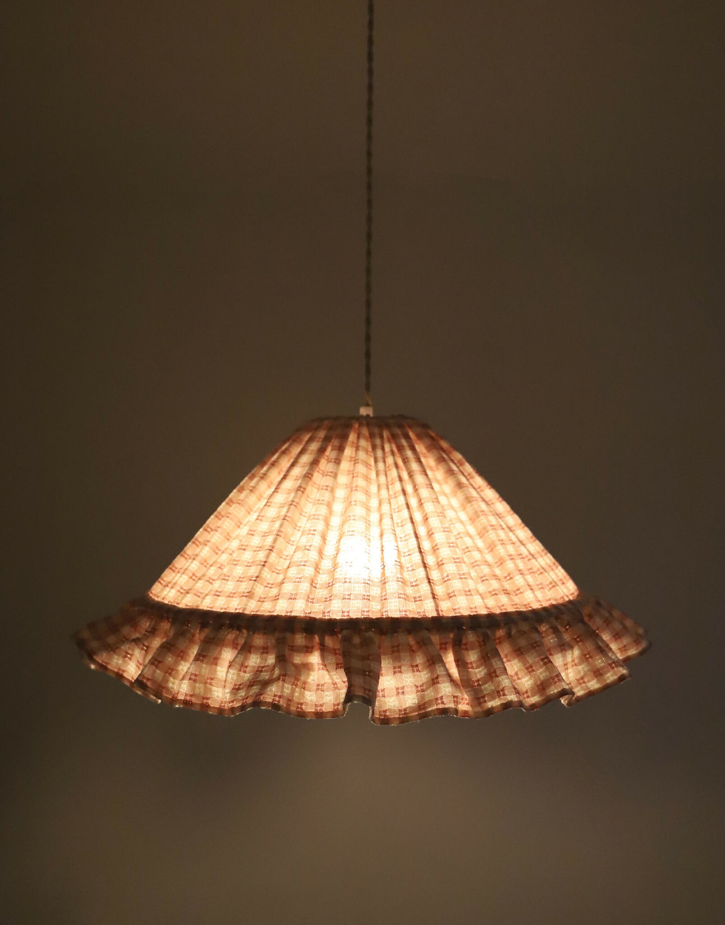 Suspension conique avec volant Emilia "petits carreaux rose"