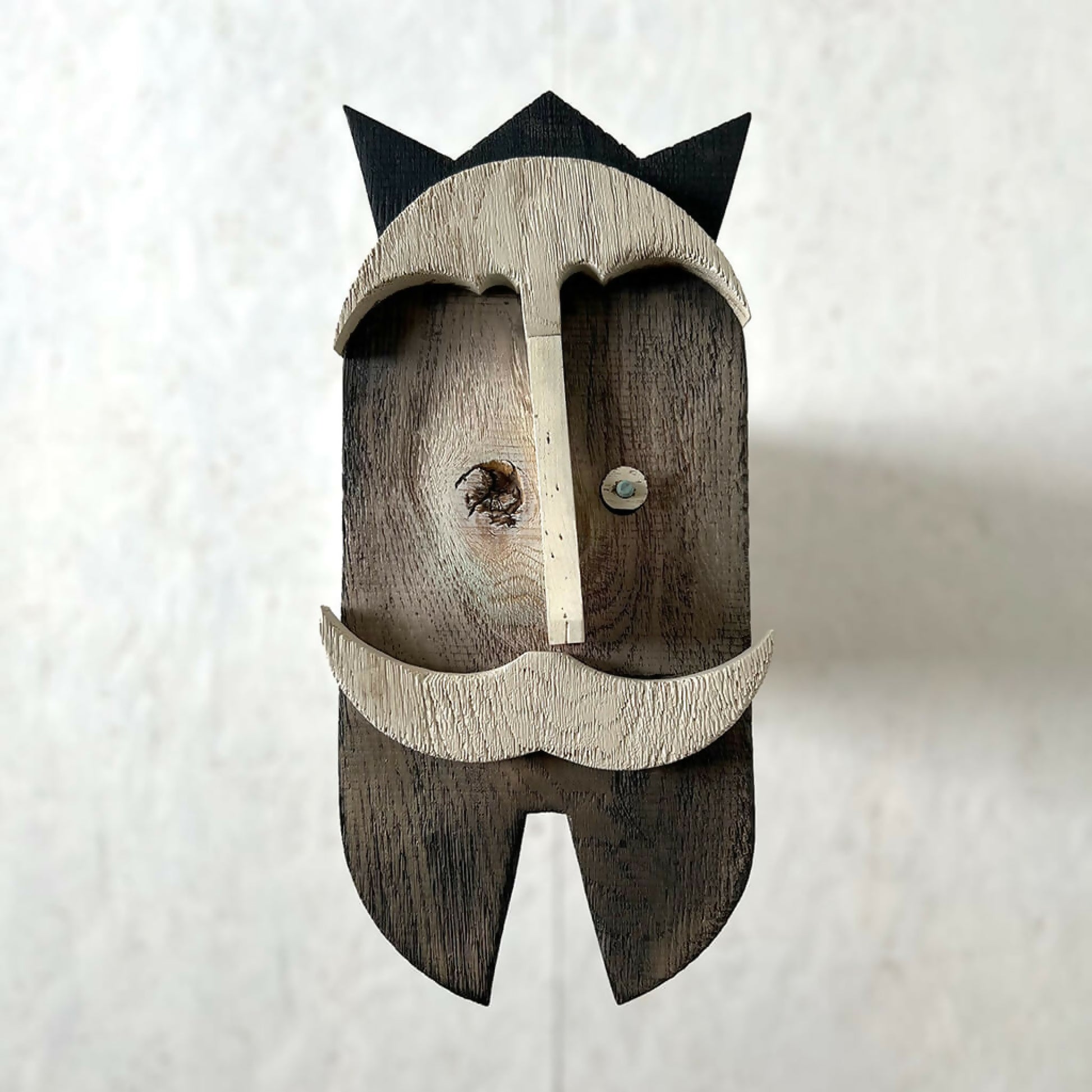 mustache-1-sculptures-masques-kyood-fr