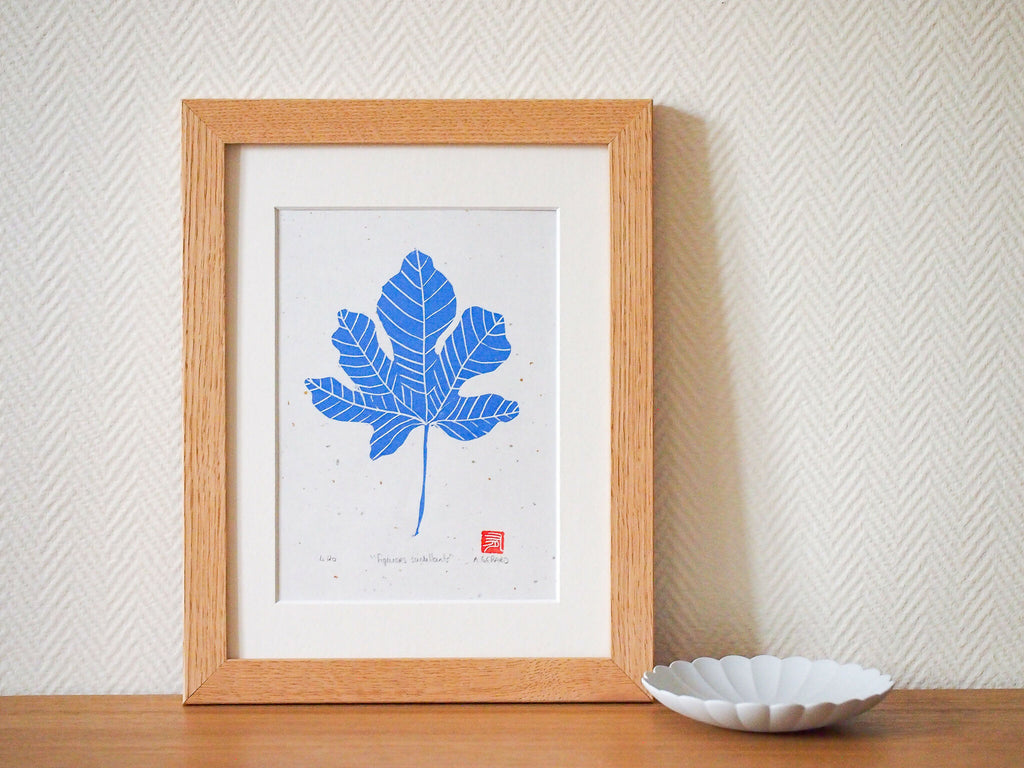 Gravure sur papier washi encadrée, feuille bleu minéral