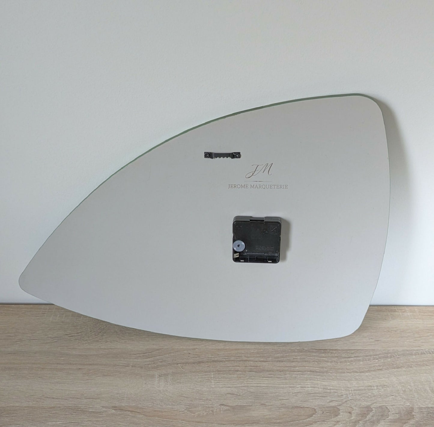 Horloge murale style rétro avec Marqueterie de paille Verte feuille et dorée