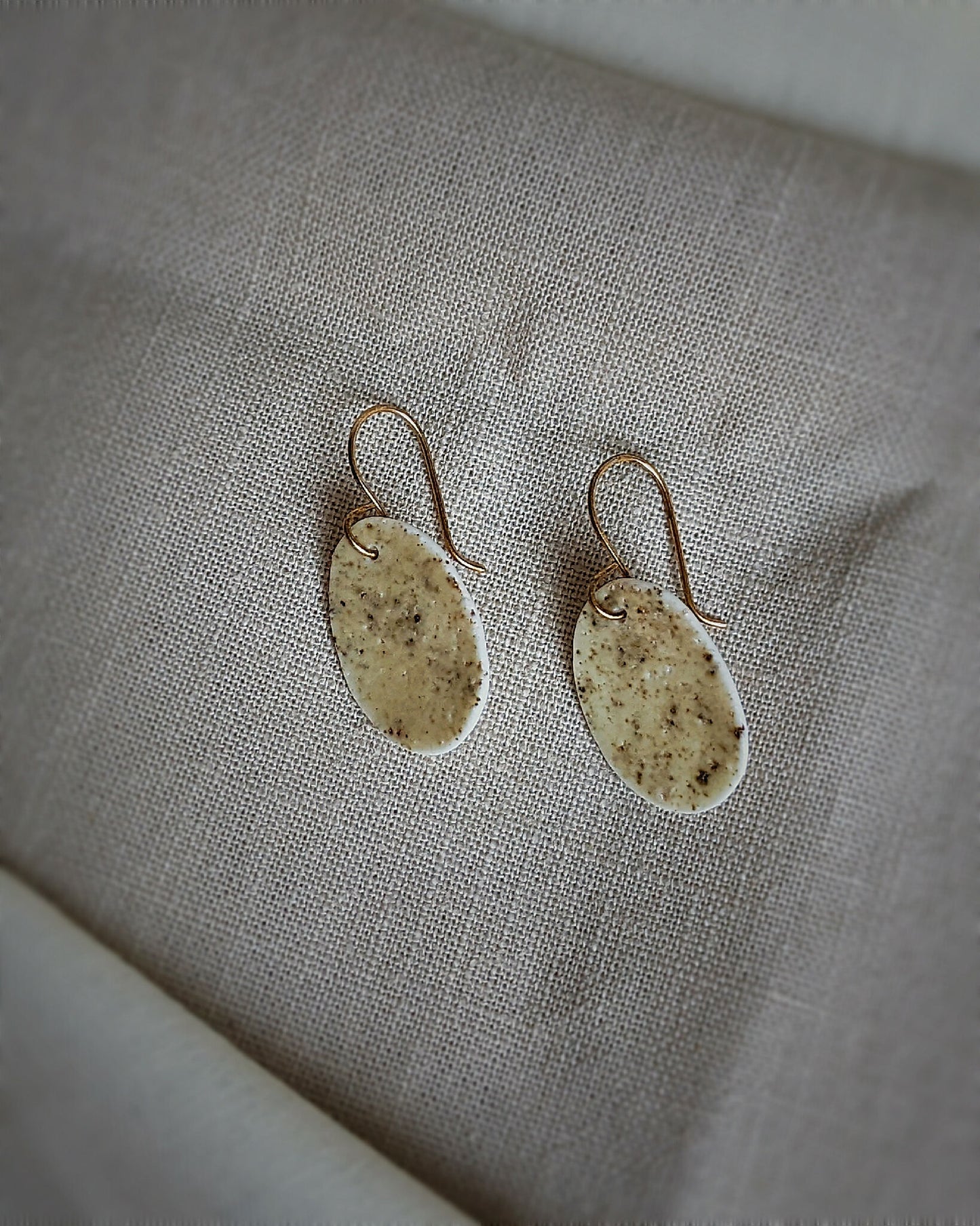 Boucles d’oreilles “Cléa” – porcelaine et argent doré à l’or fin