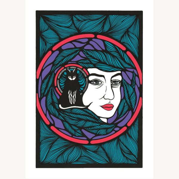 Illustration encadrée: portrait femme et buste d’animal, feuillages bleus, contours roses