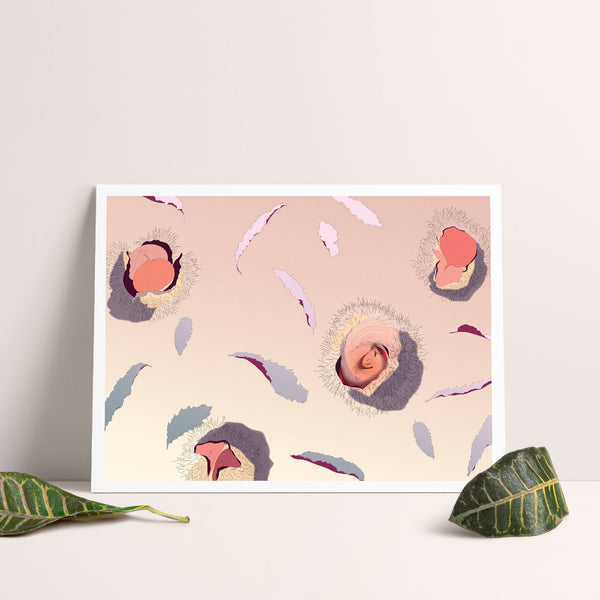 Affiche encadrée sur fond clair, motif abstrait de plumes et soleils pastel