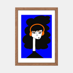 Illustration encadrée portrait d’une femme au casque orange et chevelure noire en nuage