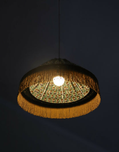 Suspension Bella “bohemian flora” : luminaire bohème chic à frange, fabriqué en France