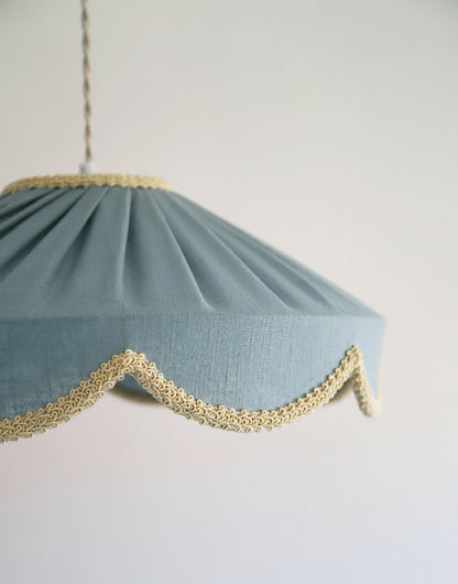 Suspension forme florale unie Cosette "mineral bleu"