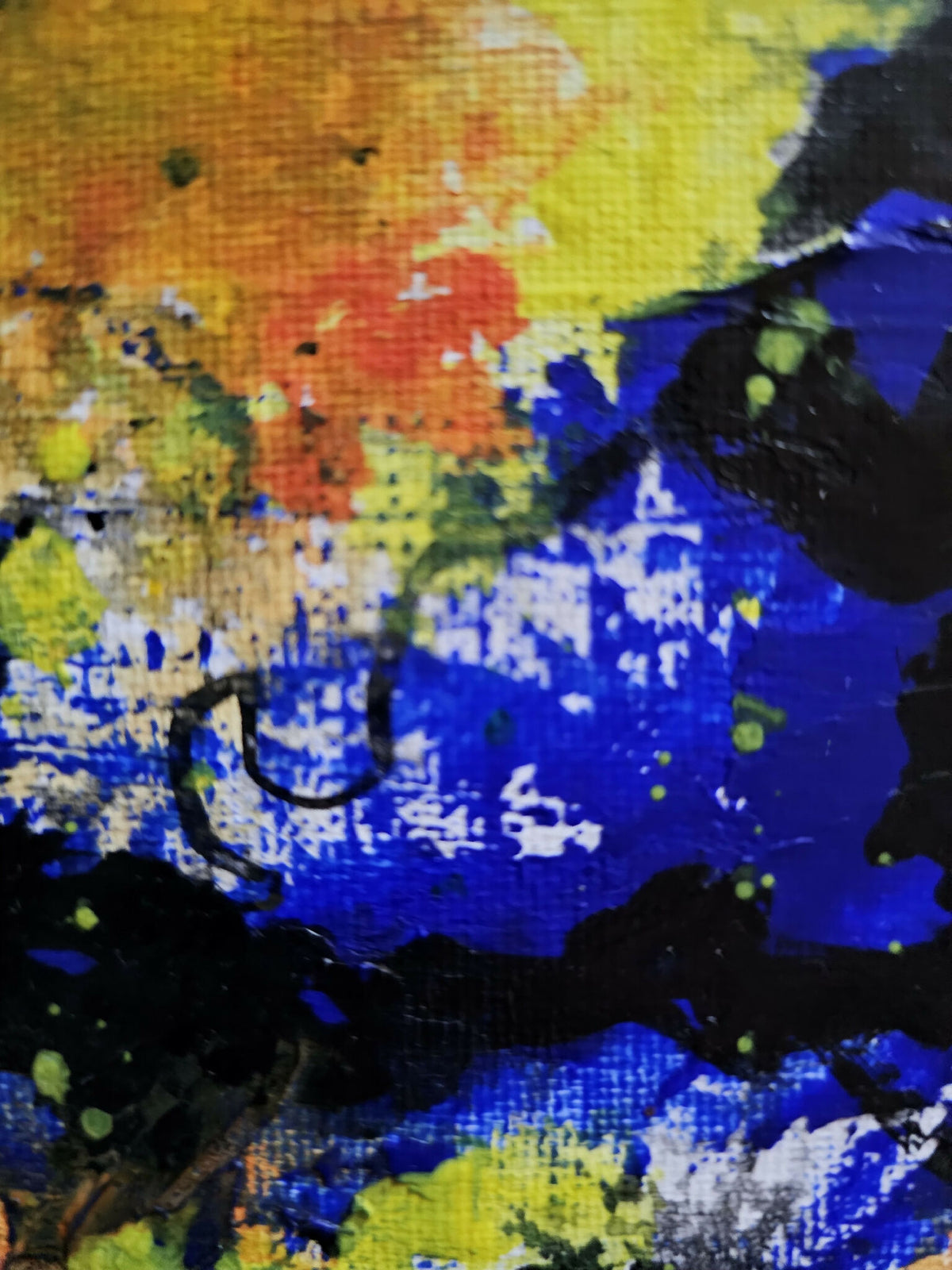 Détail de peinture abstraite Interstellaire : superpositions bleu, noir et jaune-vert