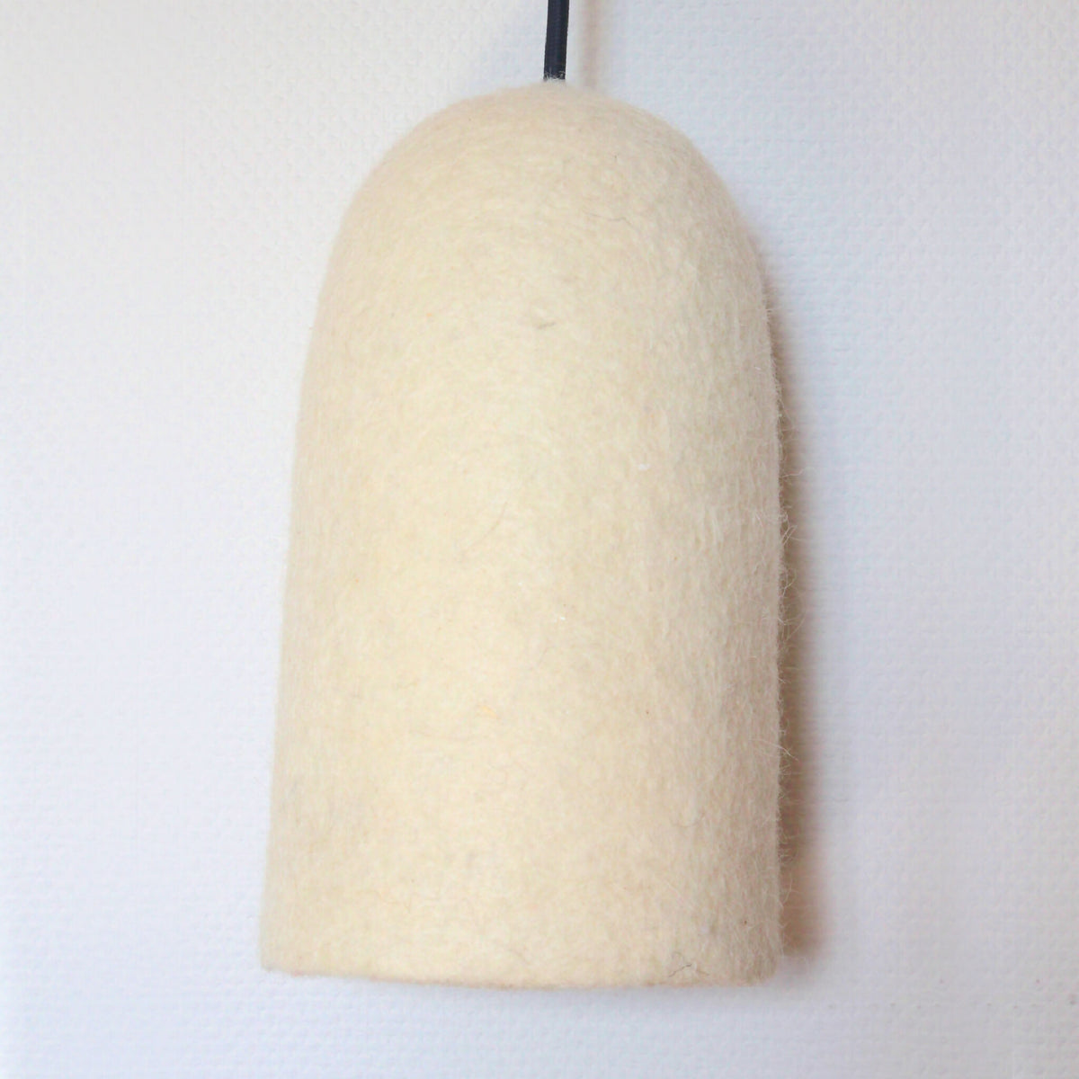 Abat-jour de lampe lanterne en feutre beige, vue de dessus
