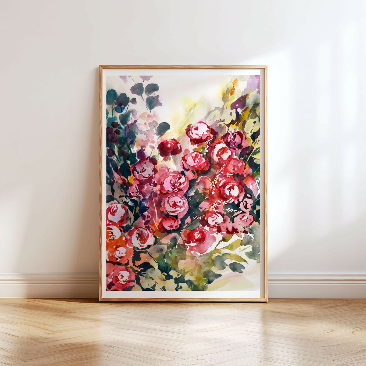 Aquarelle originale de roses en fleurs, encadrée, tons rouges, roses et verts.