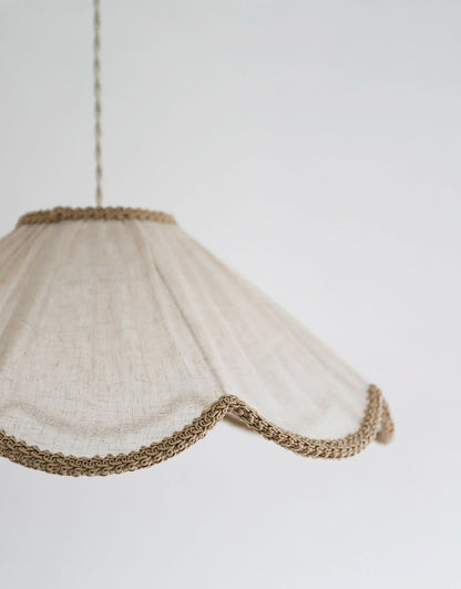 Suspension forme florale unie Françoise "classic beige"