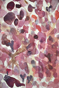 Gros plan aquarelle d’un arbre aux feuilles et fleurs rose, violet et brun