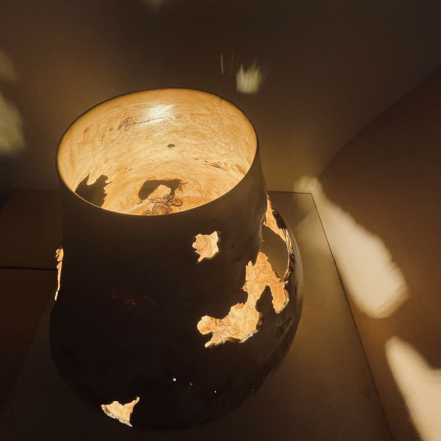 lampe-bois-artisanat-francais-unique-
