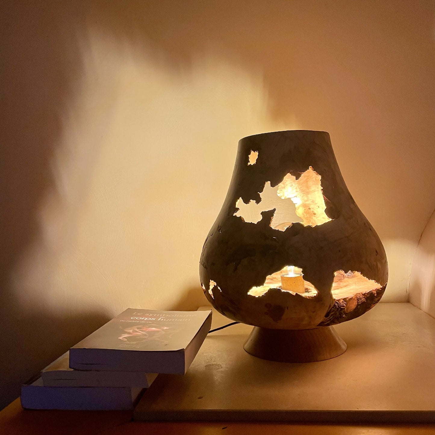 lampe-bois-artisanat-francais-unique-