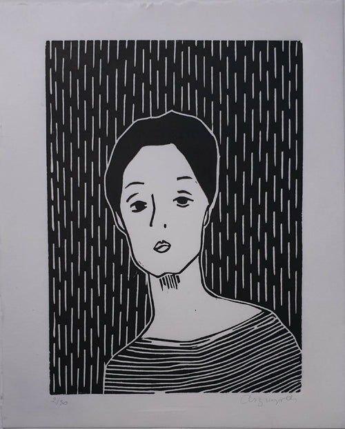 Affiche portrait féminin en encre noire sur fond blanc, texture de lignes verticales