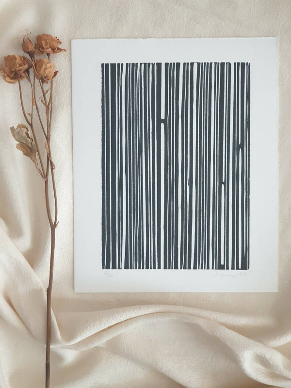 Impression « La ligne du temps » (2023) au motif code-barres bleu foncé sur papier