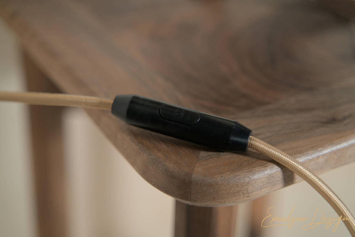 Câble électrique tressé et interrupteur sur pied en bois