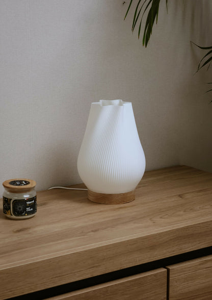 Luminaire fait main, lampe artisanale en bioplastique issue de l'artisanat français