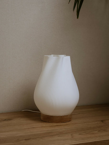 Luminaire fait main, lampe artisanale en bioplastique issue de l'artisanat français