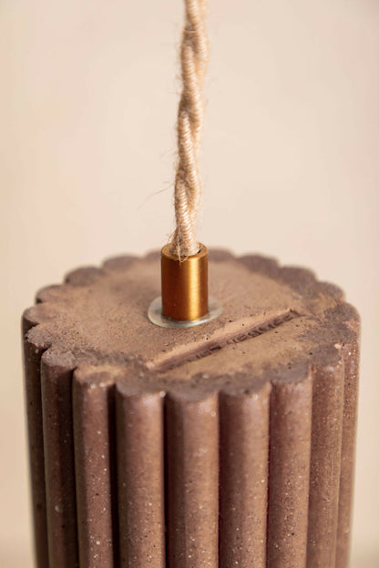 
Luminaire en béton fait main, suspension, lampe artisanale  issue de l'artisanat français