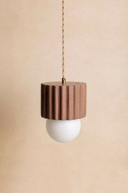 Luminaire en béton fait main, suspension, lampe artisanale  issue de l'artisanat français