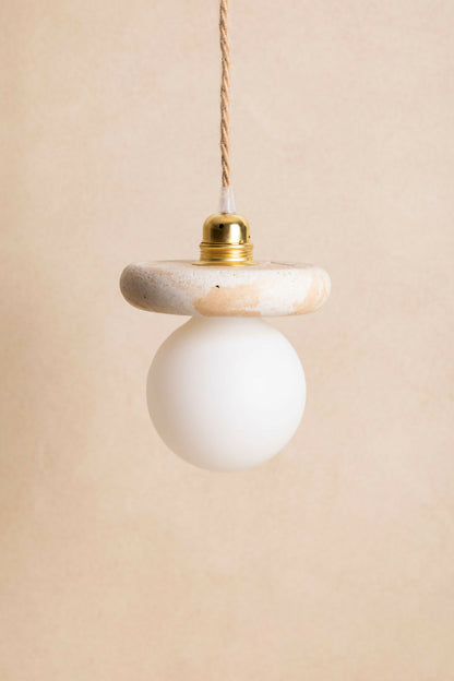 Luminaire en béton fait main, suspension, lampe artisanale  issue de l'artisanat français