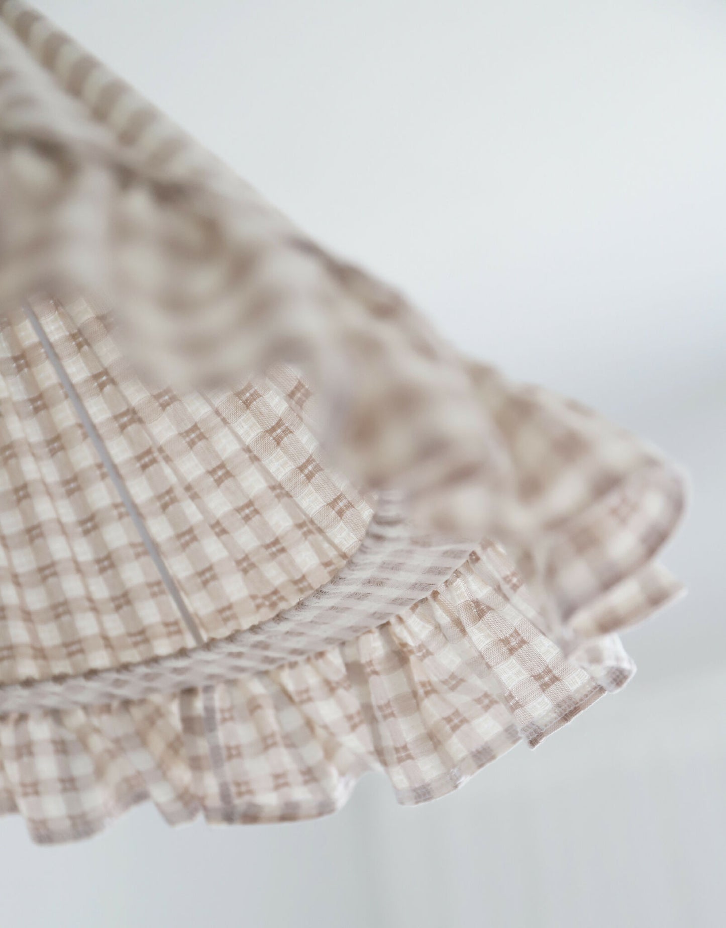 Suspension conique Emilia avec volant chic : lumière douce en coton tissé vichy