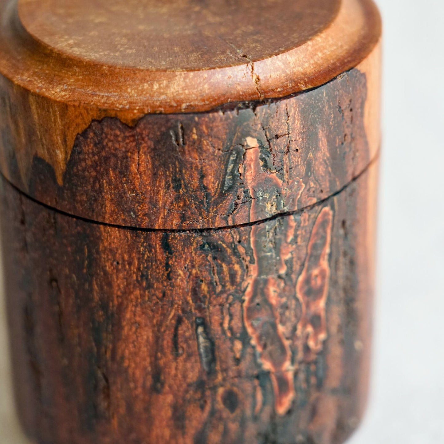 Boîte en bois fait-main - Irisécorchée