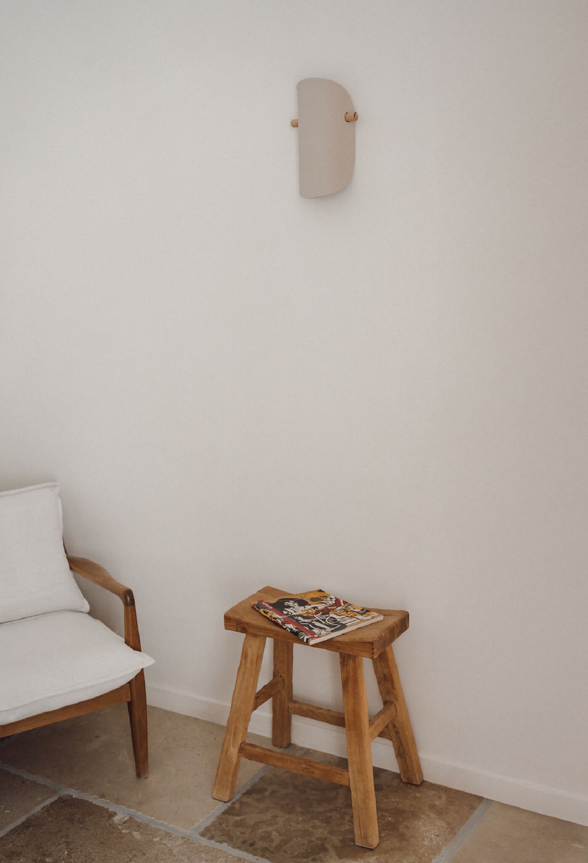 Applique murale beige en céramique, fixation en bois, pour intérieur