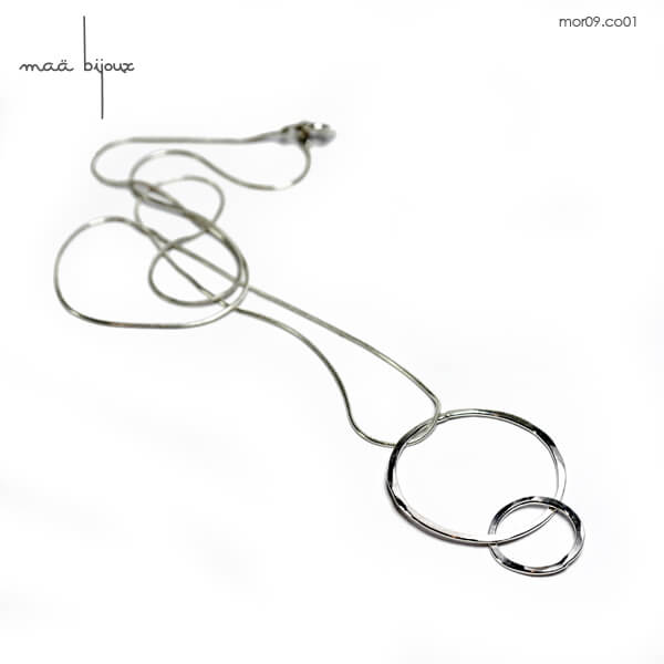 Collier cercles minimalistes en fils d'argent massif martelées