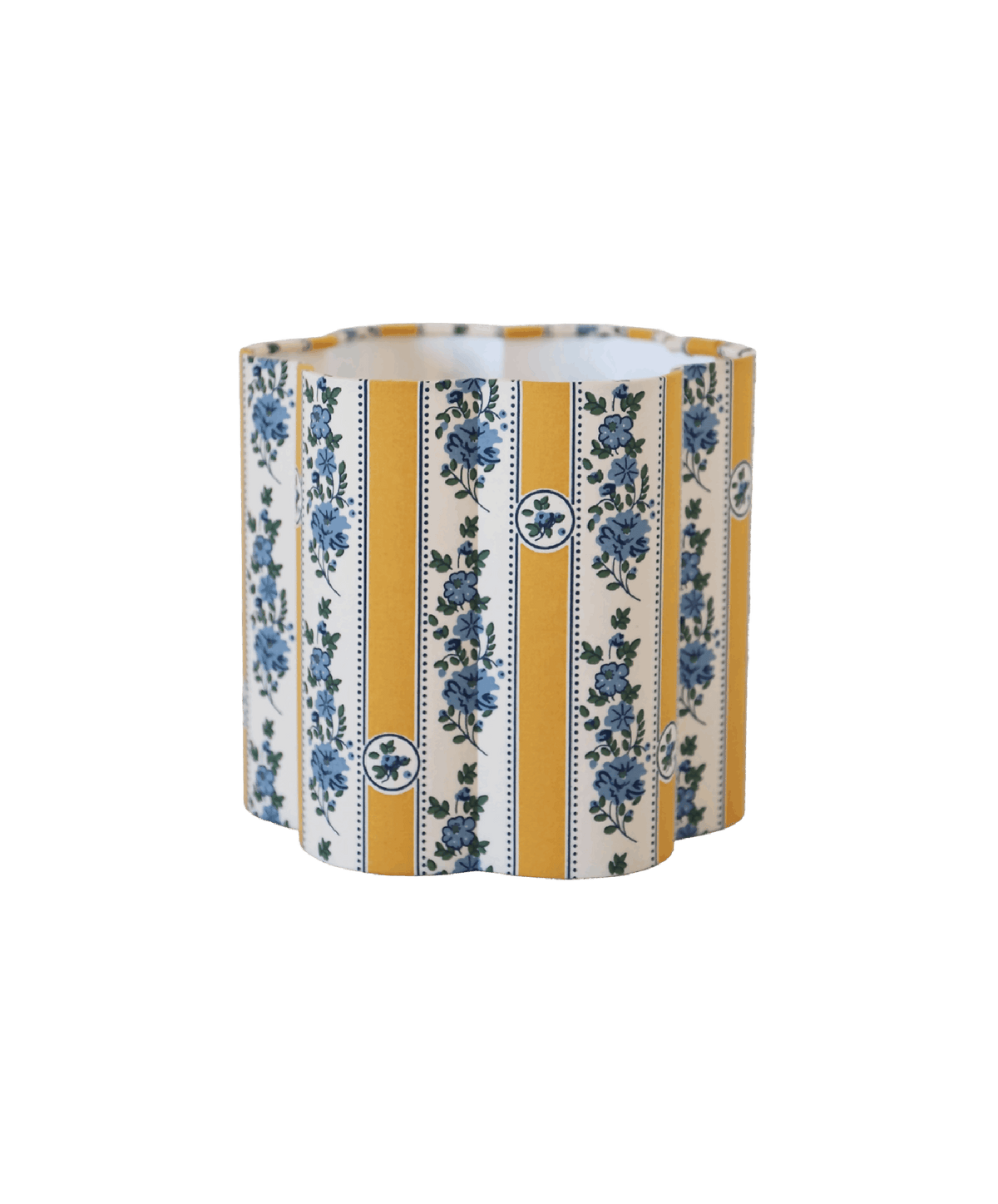 Abat-jour forme fleur en tissu à rayures jaunes et motifs floraux bleu, bord ondulé.