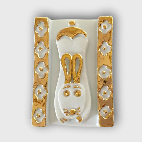 Boîte à bijoux rectangulaire lapin blanche avec motifs dorés ajourés