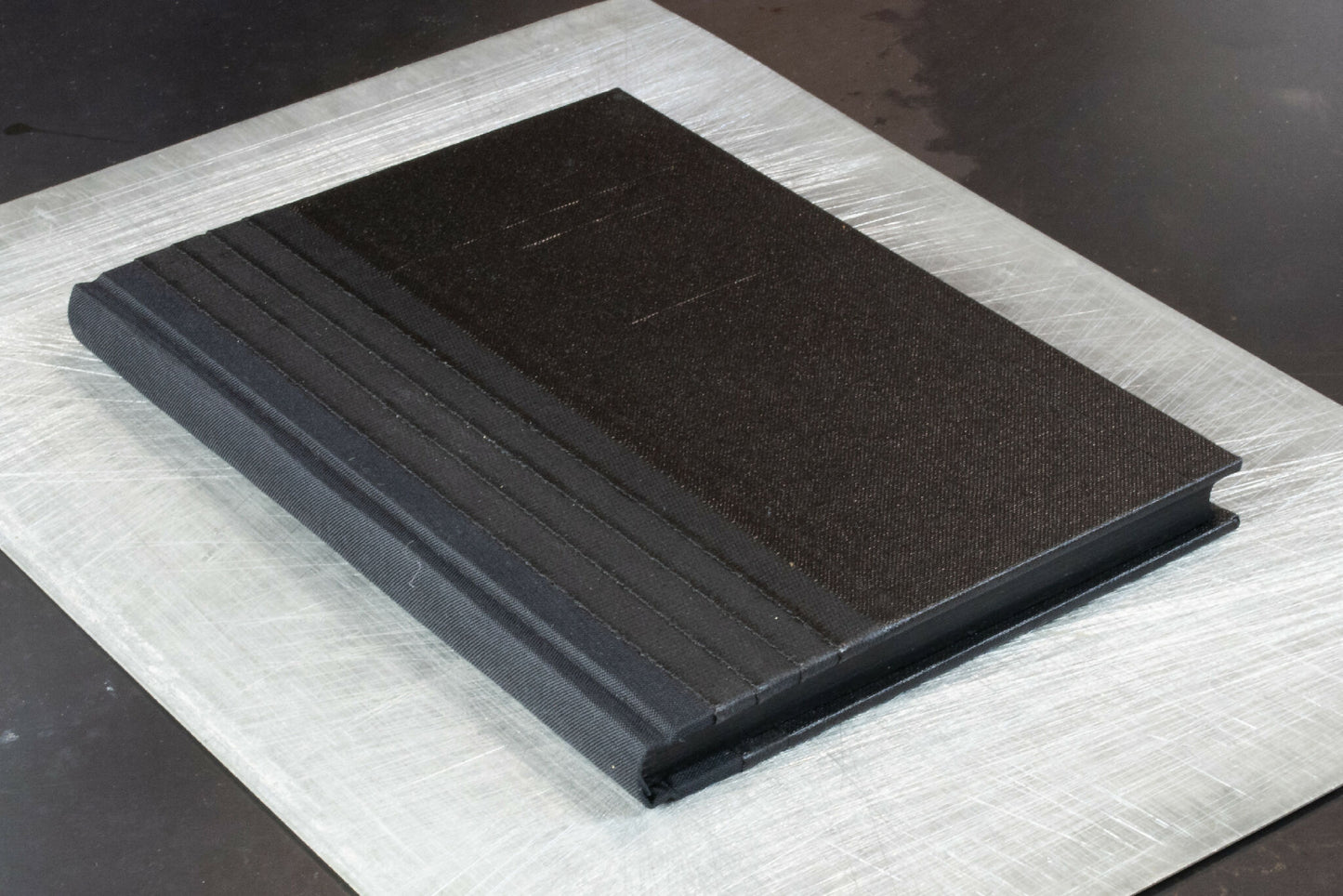 Monochrome noir, carnet ou livre d'or