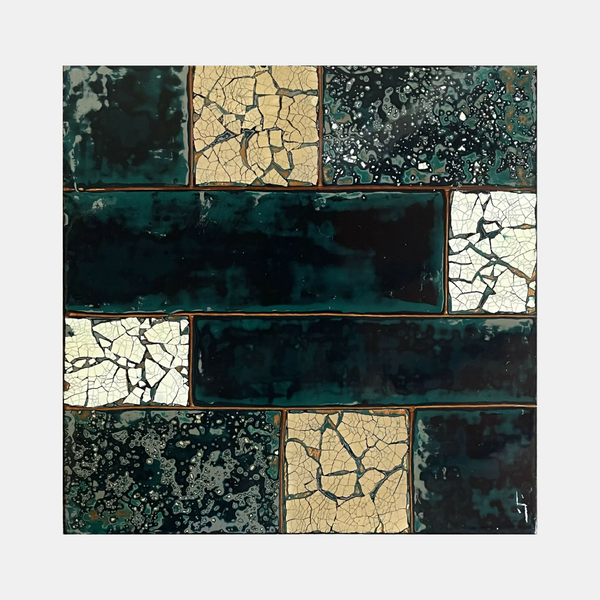 Carrelage décoratif rectangulaire vert foncé à motifs effet fissures et éclaboussures