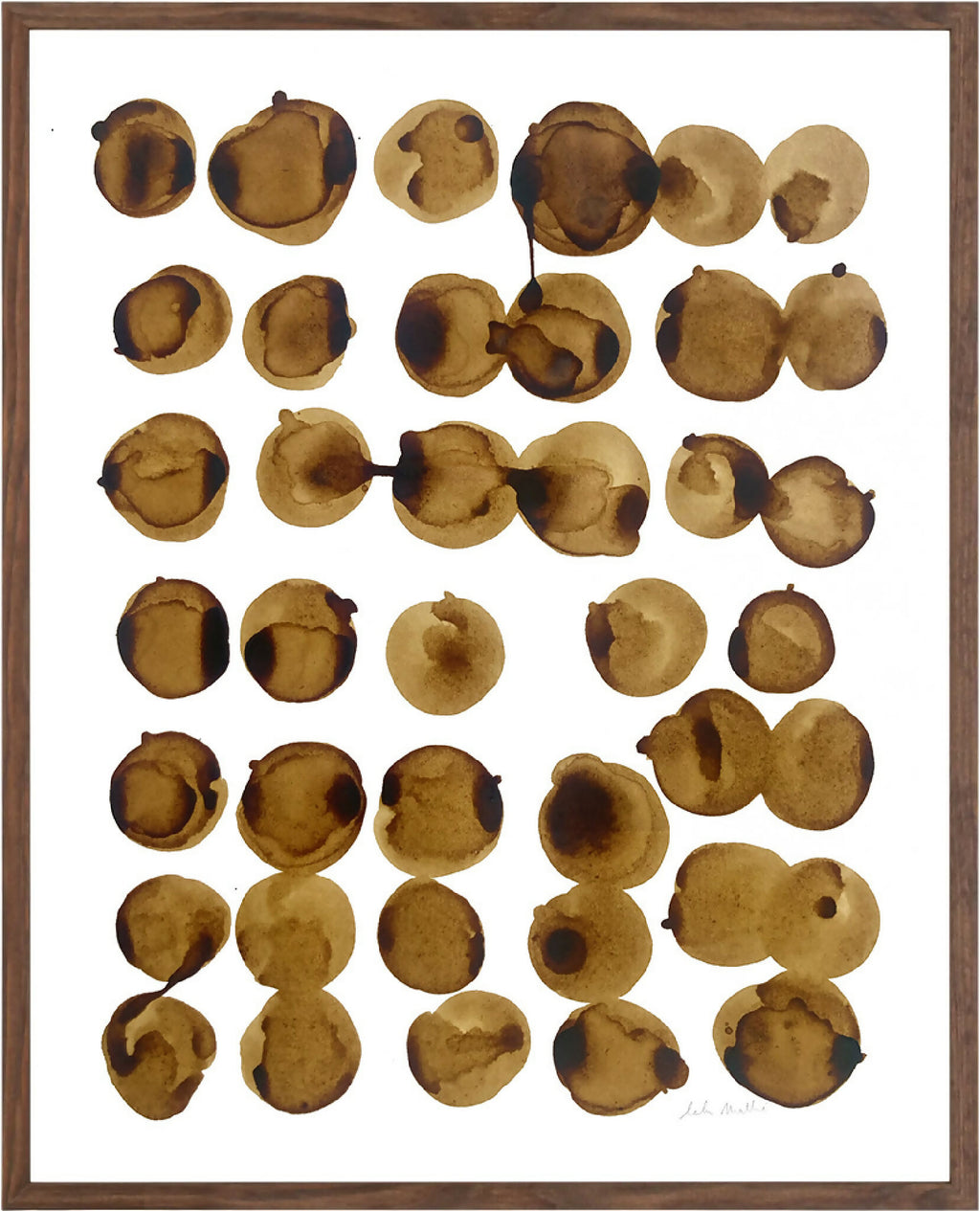 Tableau d’encres café : taches circulaires sur papier coton, cadre en bois.