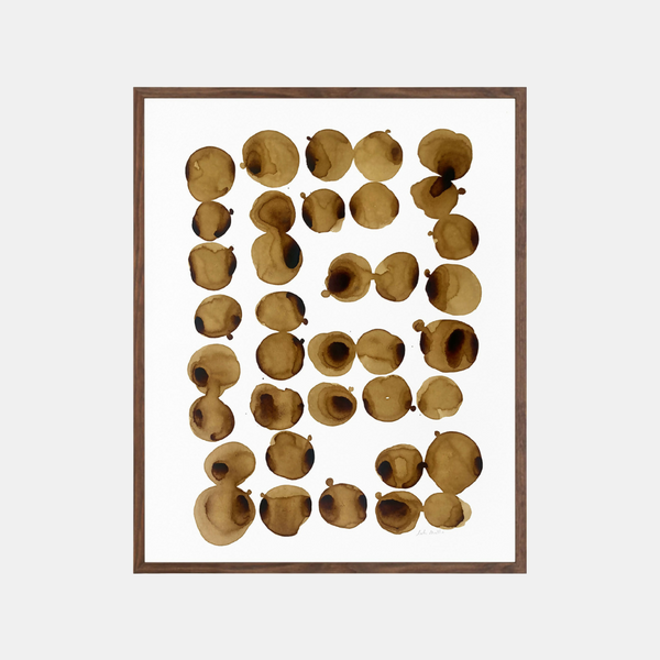 Tableau encadré, peinture au café sur papier coton, taches circulaires brunes.