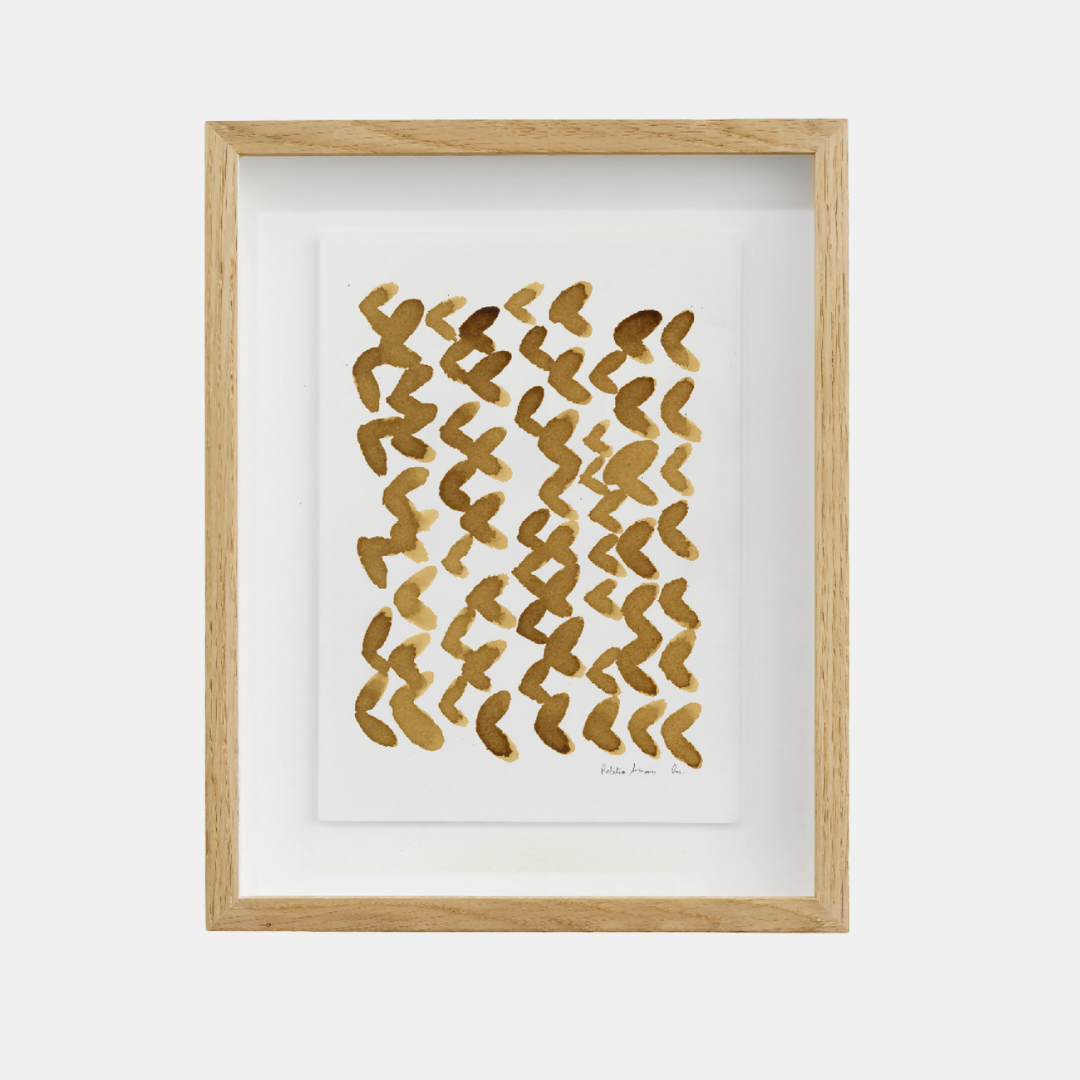 Encadrement en bois clair avec peinture abstraite brune sur papier