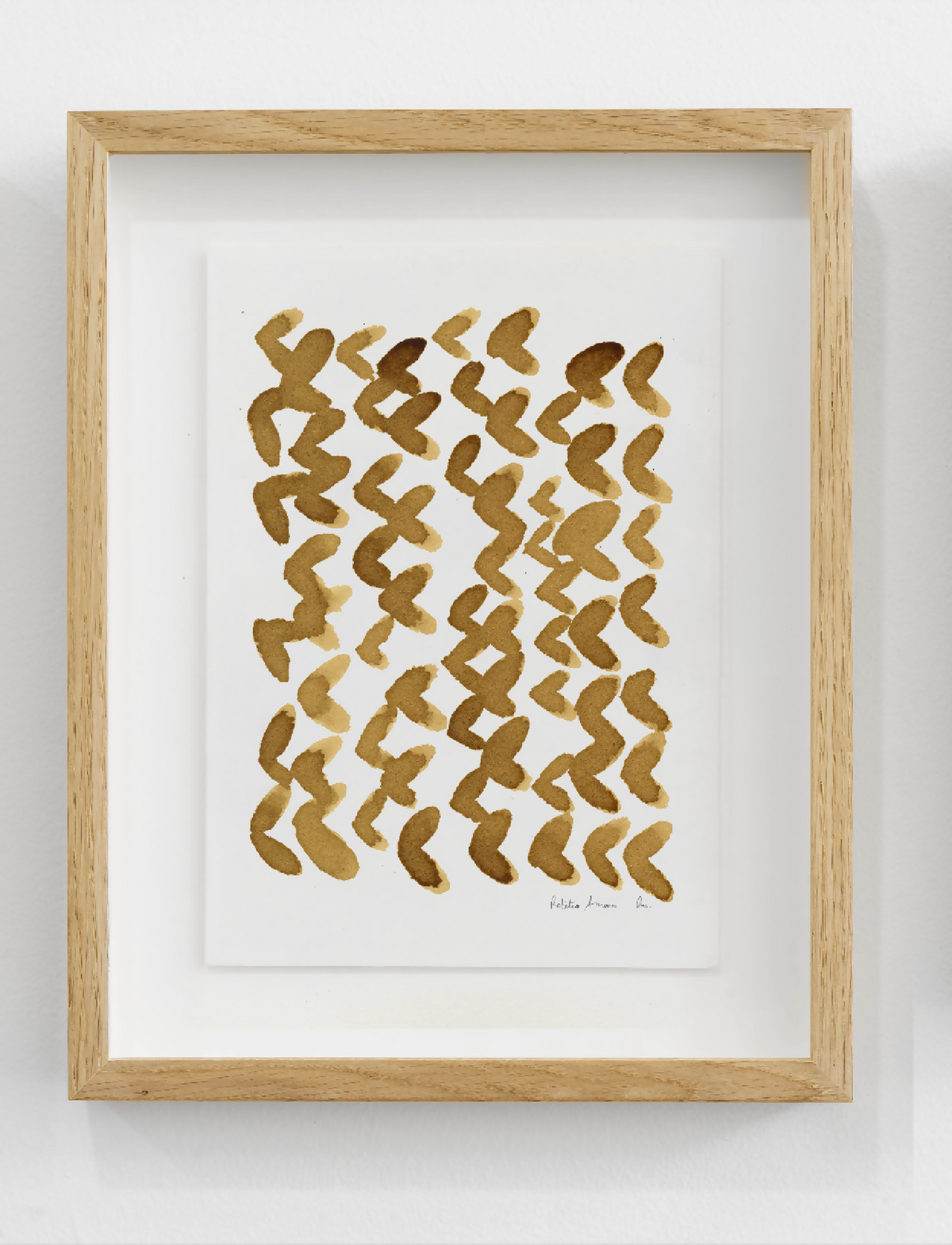 Encadrement en bois clair, composition abstraite brune sur papier, format vertical
