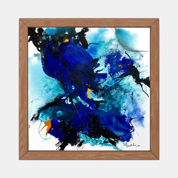 Tableau abstrait encadré bois, nuances de bleu profond et touches noires.