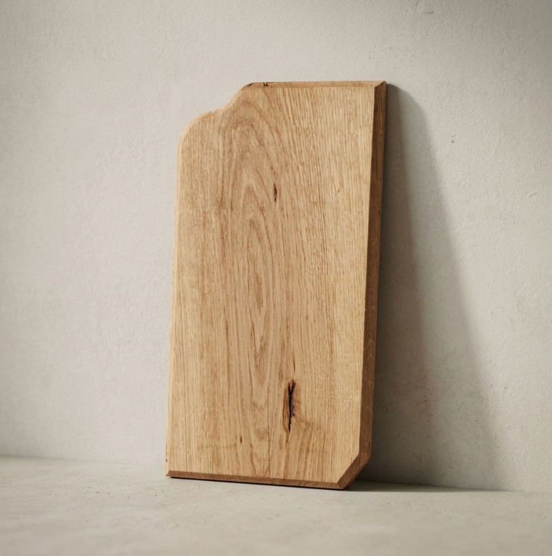 Planche de service organique en chêne massif & incrustations papillon en noyer — Pièce unique
