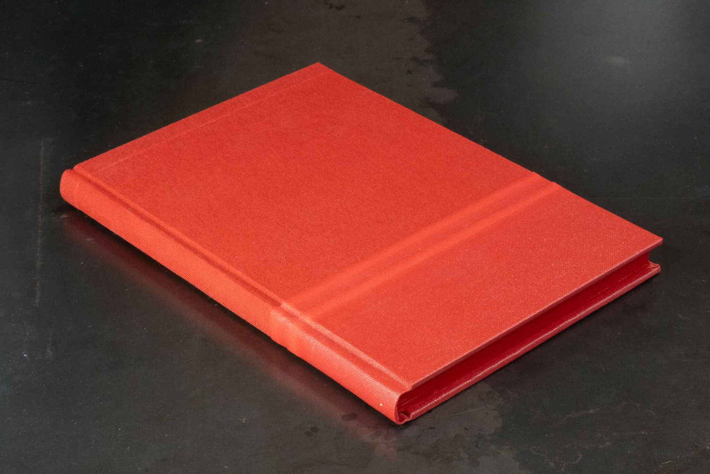 Monochrome rouge, carnet ou livre d'or
