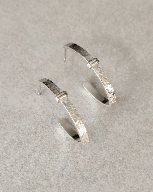 Boucle d'oreille Courbe Précieuse