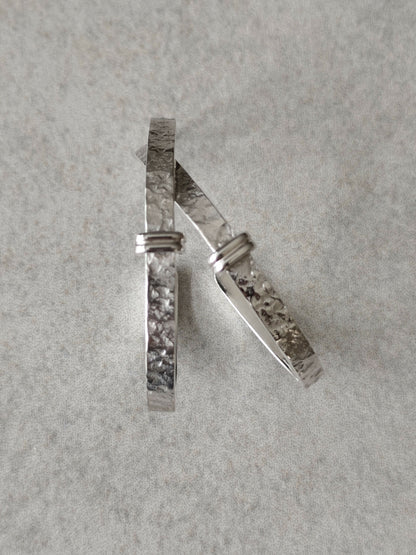 Boucle d'oreille Courbe Précieuse