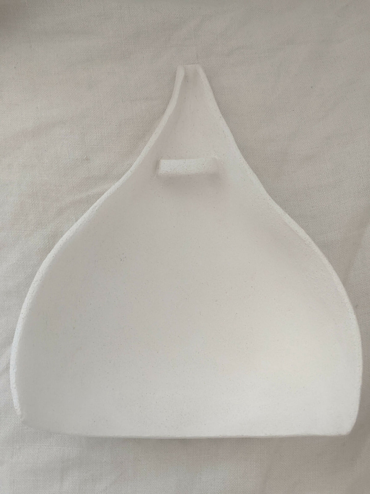 Applique murale en céramique en forme de goutte blanche