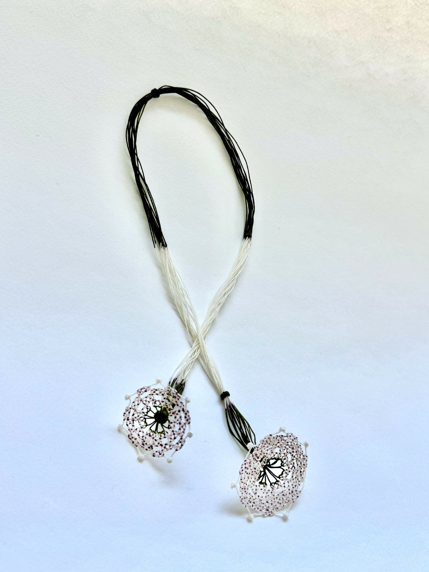 Collier trèfle en soie