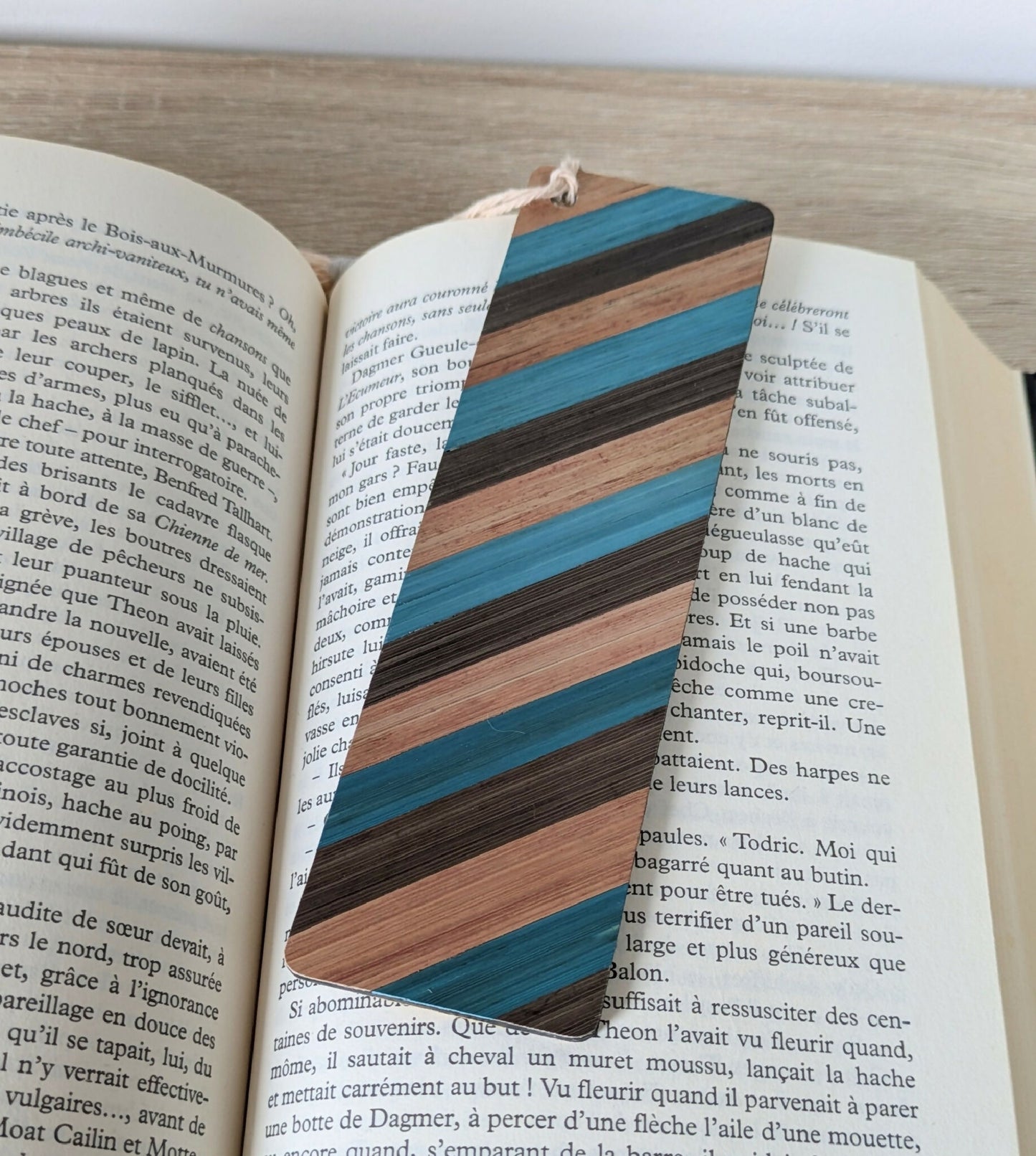 Marque-pages avec marqueterie de paille Bleue/marron/cuivre et Jaune/kaki