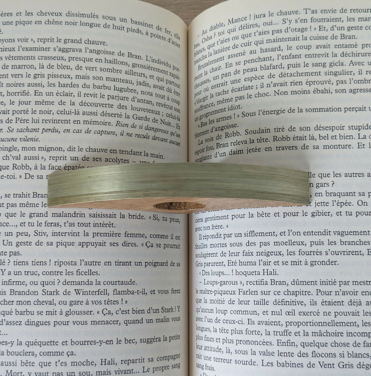 Bague de lecture en bois avec marqueterie kaki clair, anneau cintré
