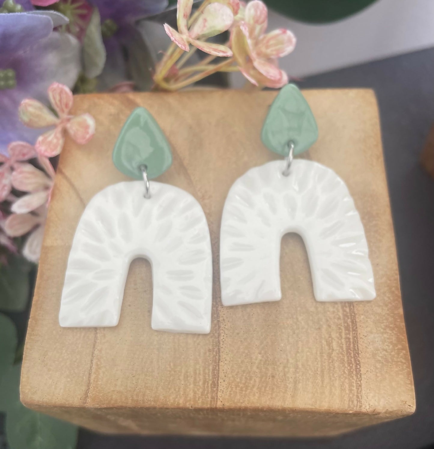 Boucles d'oreille Istanbul en porcelaine blanche et colorée